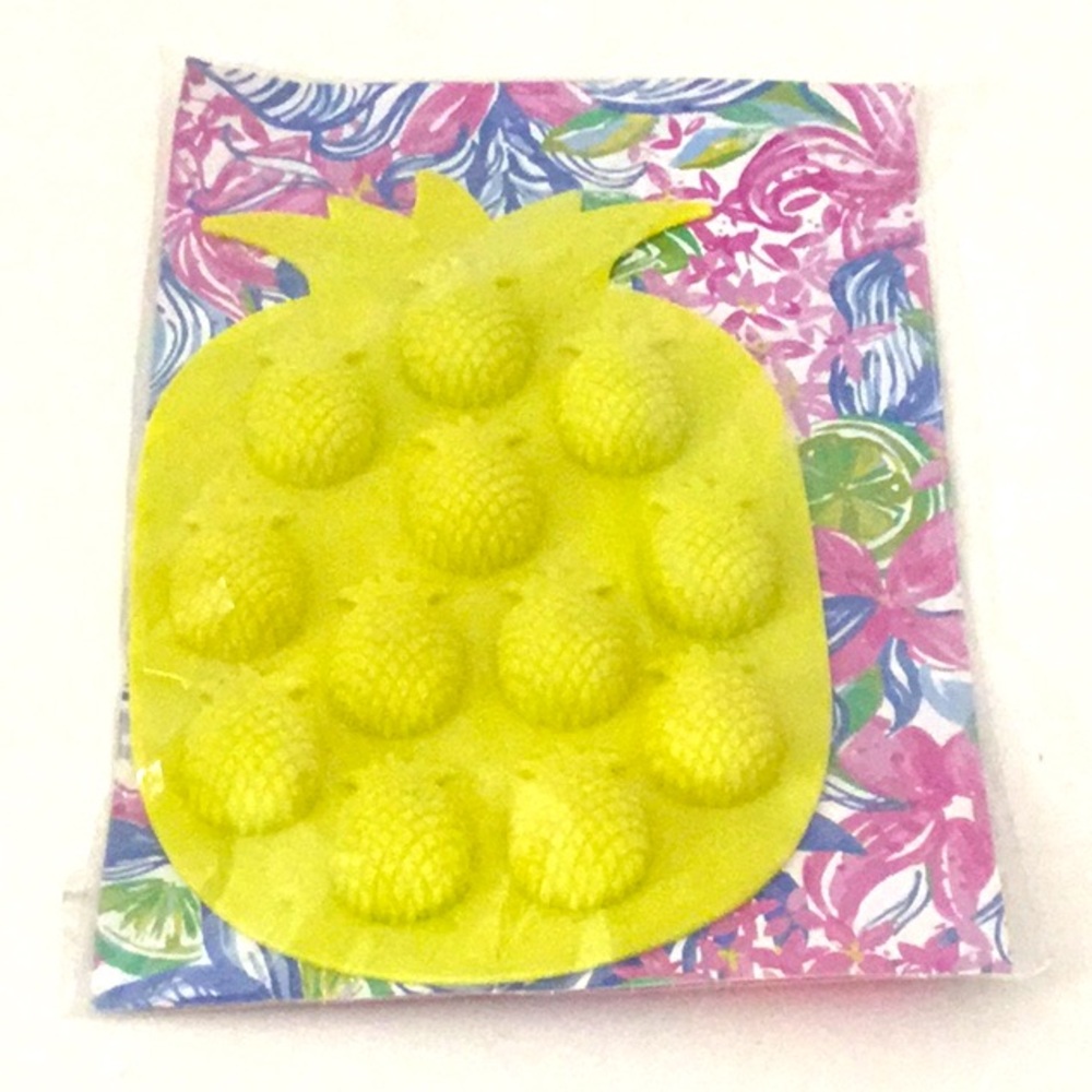 Lilly Pulitzer, Pineapple Ice Tray with bag. Hostess Gift Homegoods Drinks Party